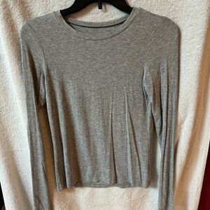 American Eagle Outfitters Gray Long Sleeve Tee